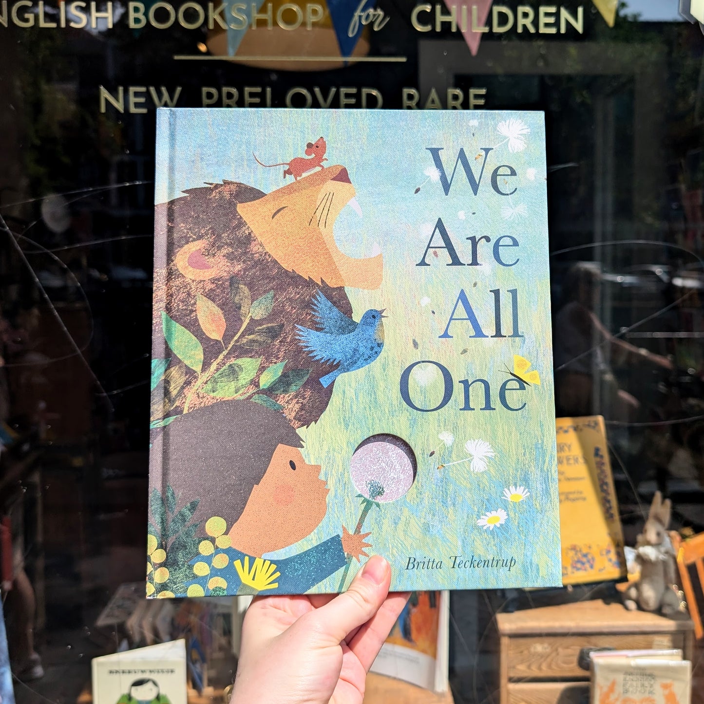 We Are All One / Britta Teckentrup