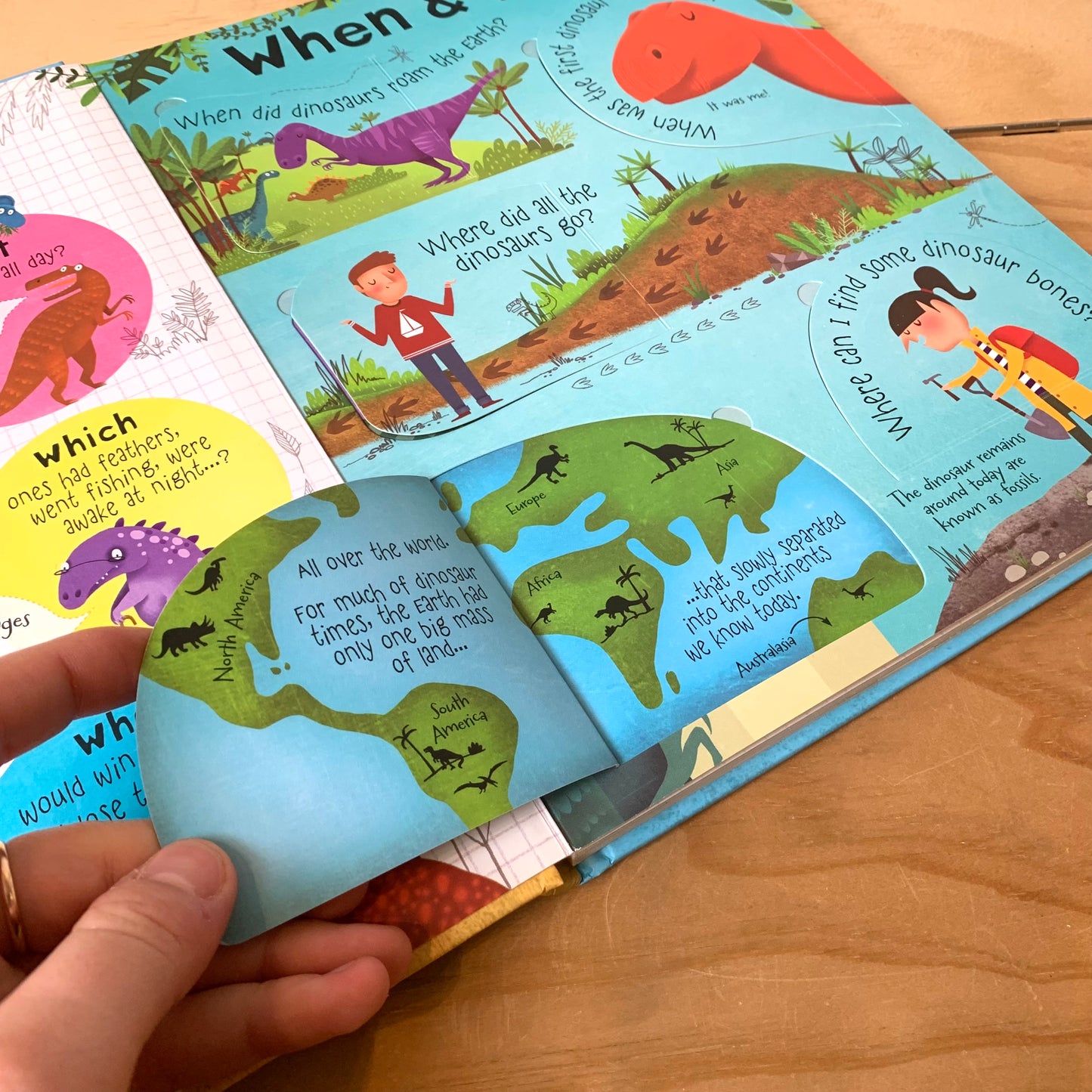 Usborne Lift-the-flap Questions and Answers about Dinosaurs