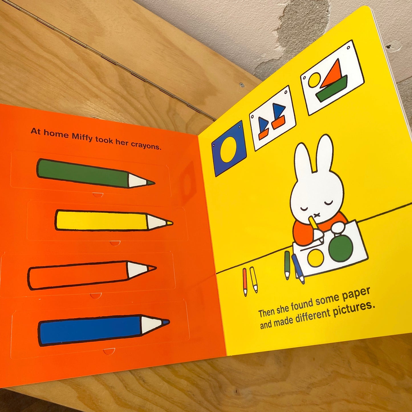 Miffy the Artist (Lift-the-Flap Book) - Dick Bruna