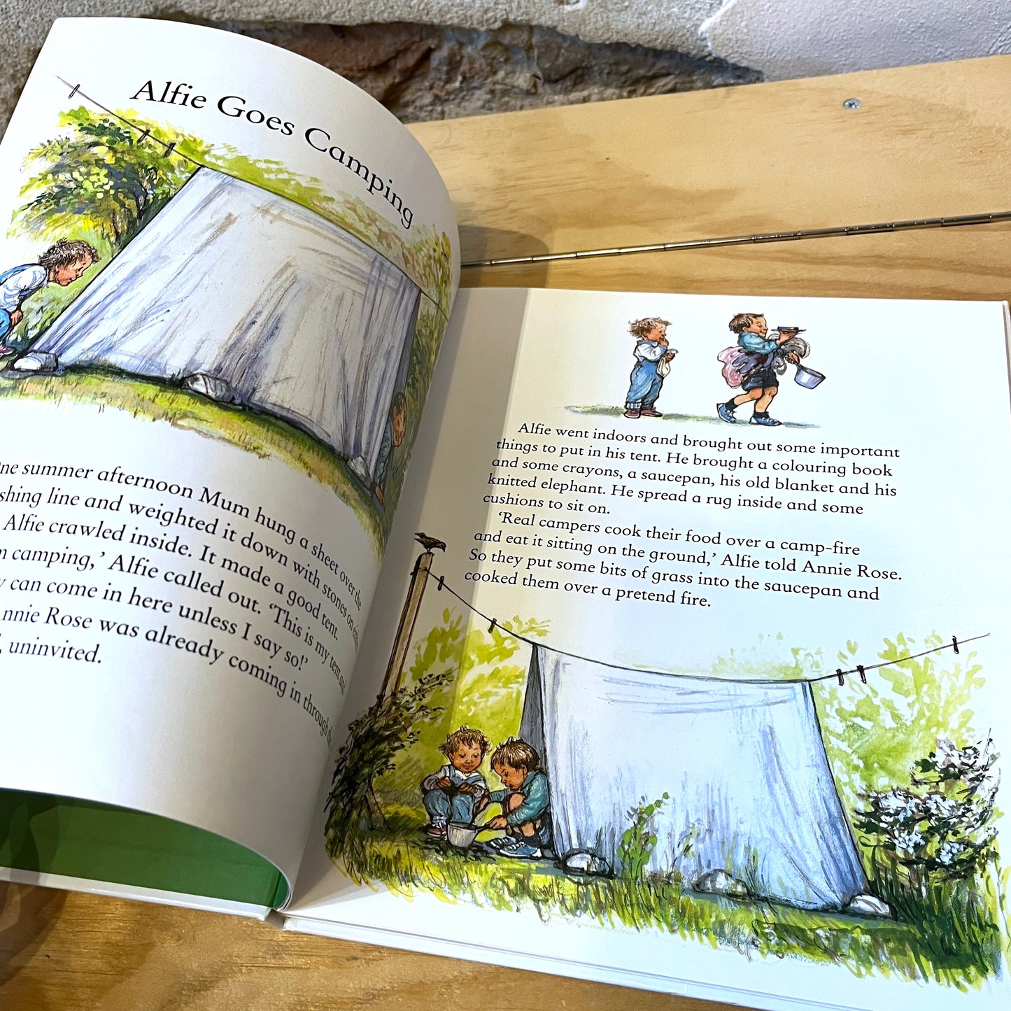 The Big Alfie Out of Doors Storybook – Shirley Hughes