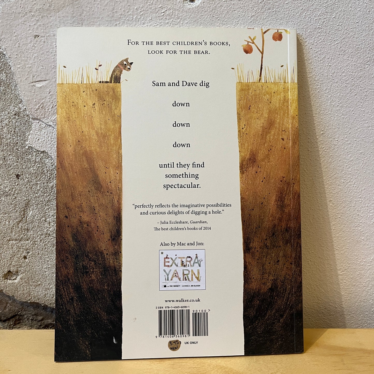 Sam & Dave Dig a Hole – Mac Barnett, Jon Klassen