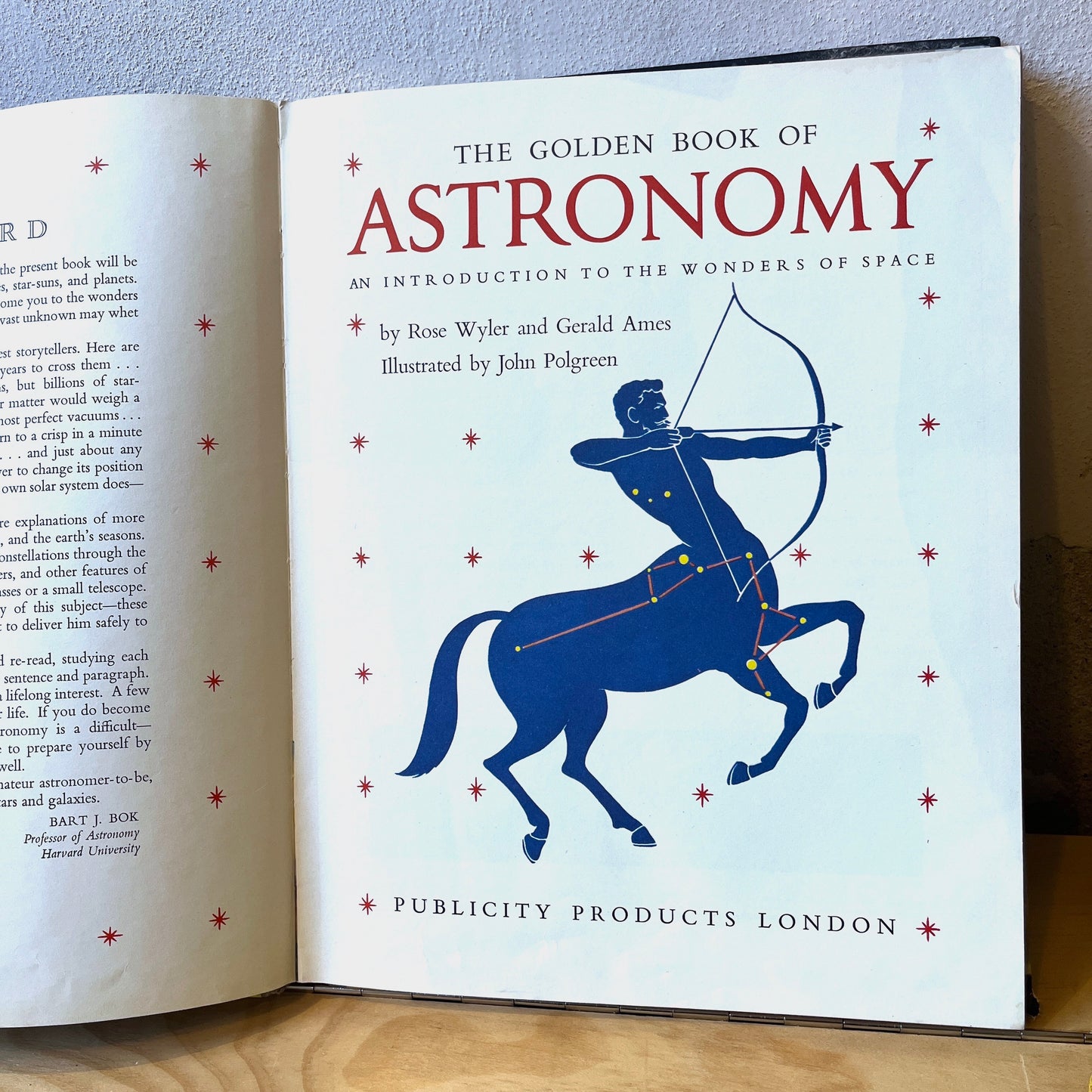 The Golden Book of Astronomy. An Introduction to the Wonders of Space