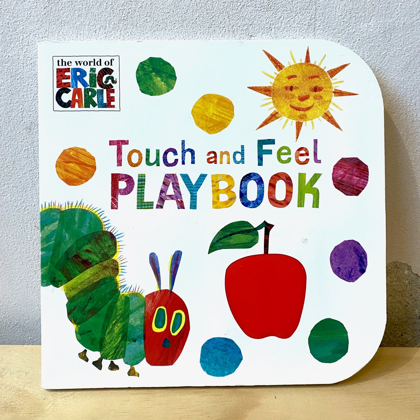 Touch and Feel Playbook / Eric Carle